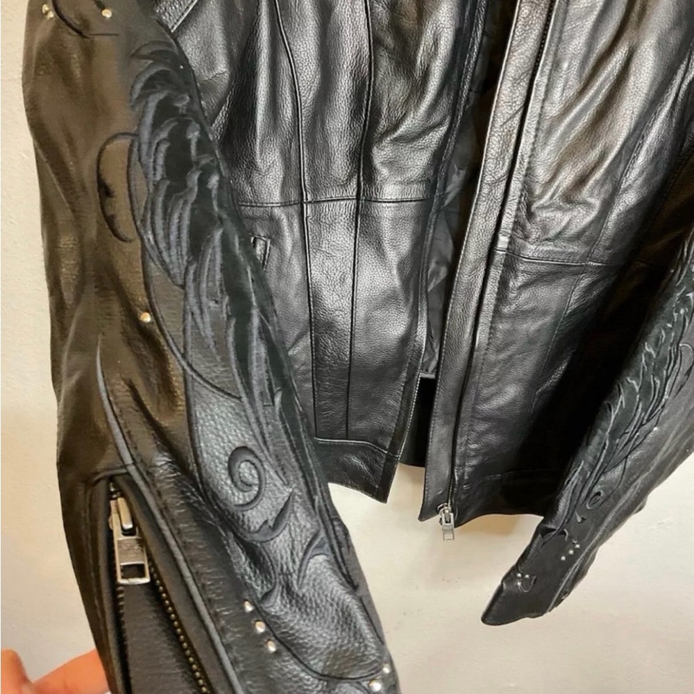 Women’s Black Leather Jacket with Wing Small Motorcycle - Picture 6 of 12
